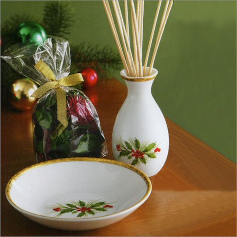 Lenox Festive Holly Scented Oil Diffuser and Pot