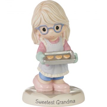 Precious Moments Sweetest Grandma - Trendy Grandma with Cookie Tray