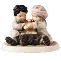Pretty as a Picture Wrapped With Love Figurine