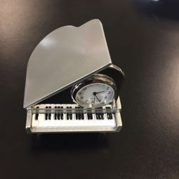 Sanis Enterprises Piano Clock